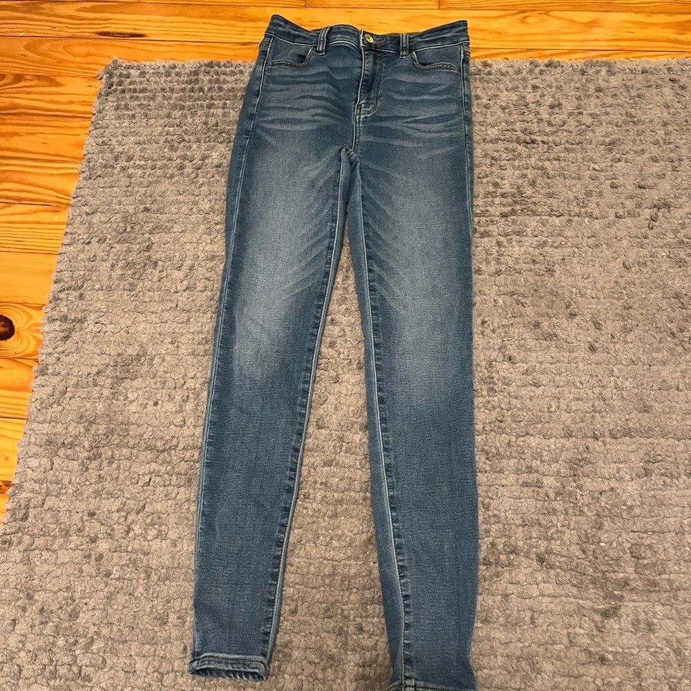 american eagle women’s size 0 jeans regular length. never worn.